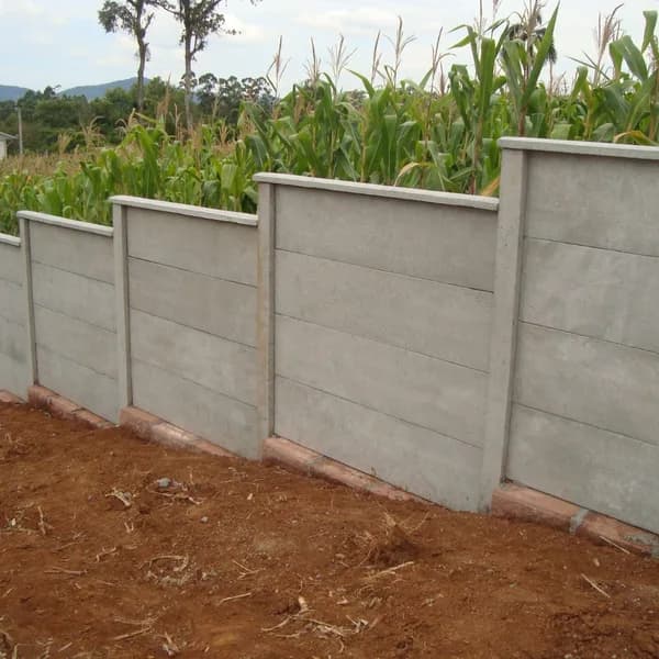 Muro pré-moldado de concreto da Central do Concreto